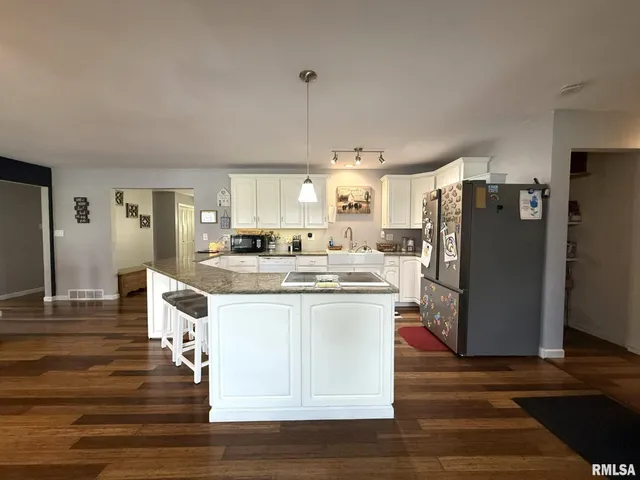 $200,000 | 482 East 4th Street, Woodhull, IL 61490