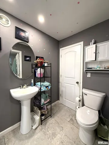 $200,000 | 482 East 4th Street, Woodhull, IL 61490