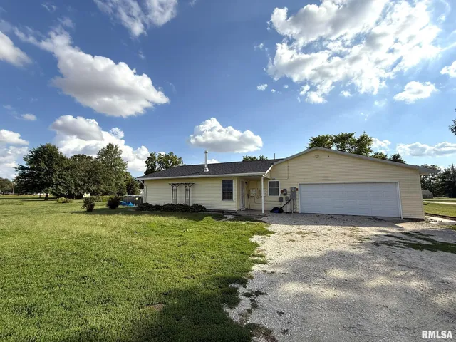 $200,000 | 482 East 4th Street, Woodhull, IL 61490