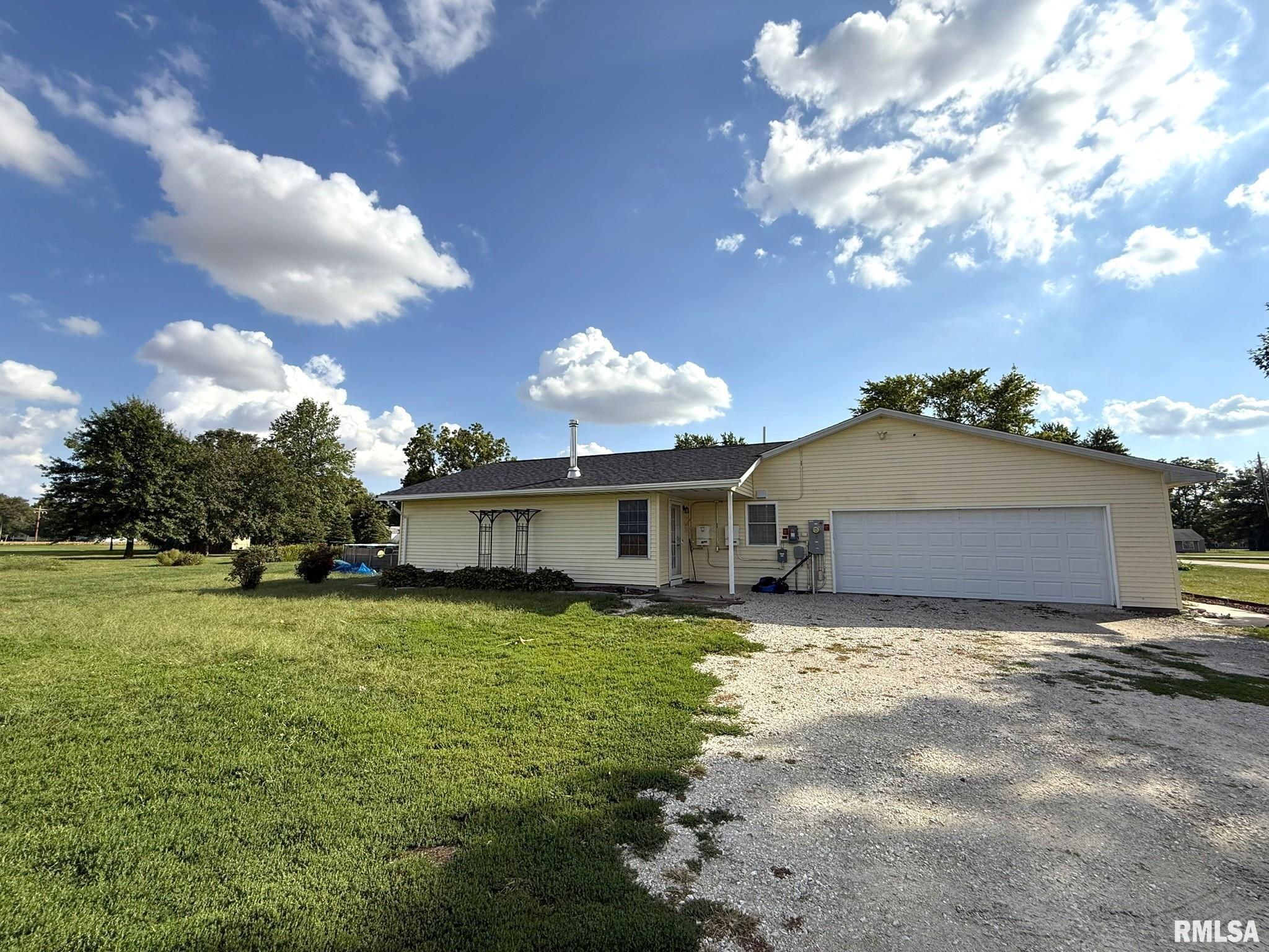 482 East 4th Street Woodhull, IL 61490 - Photo 7 of 58