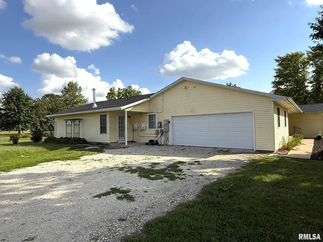 $200,000 | 482 East 4th Street, Woodhull, IL 61490