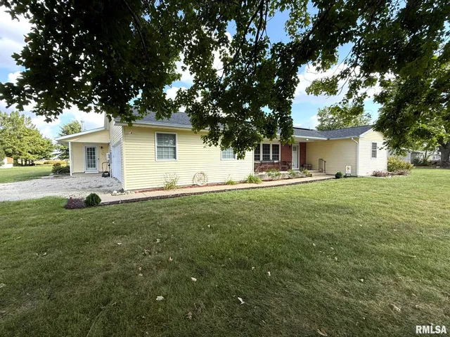 $200,000 | 482 East 4th Street, Woodhull, IL 61490