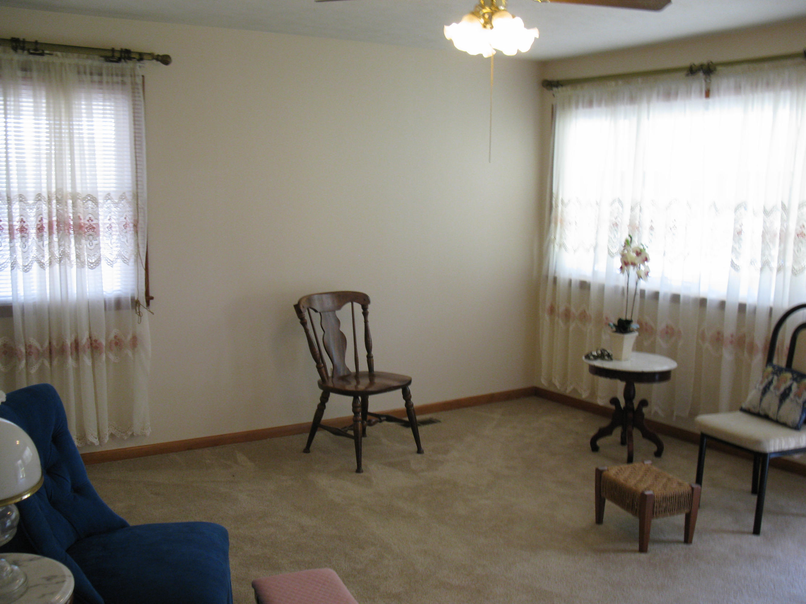 110 Meredith Road La Follette, TN 37766 - Photo 3 of 12 Living Room
