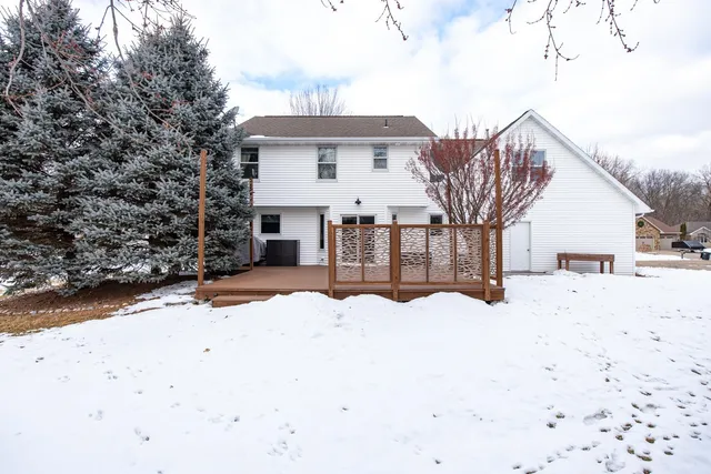 $439,900 | 1655 Elk Trail Court, Neenah, WI 54956