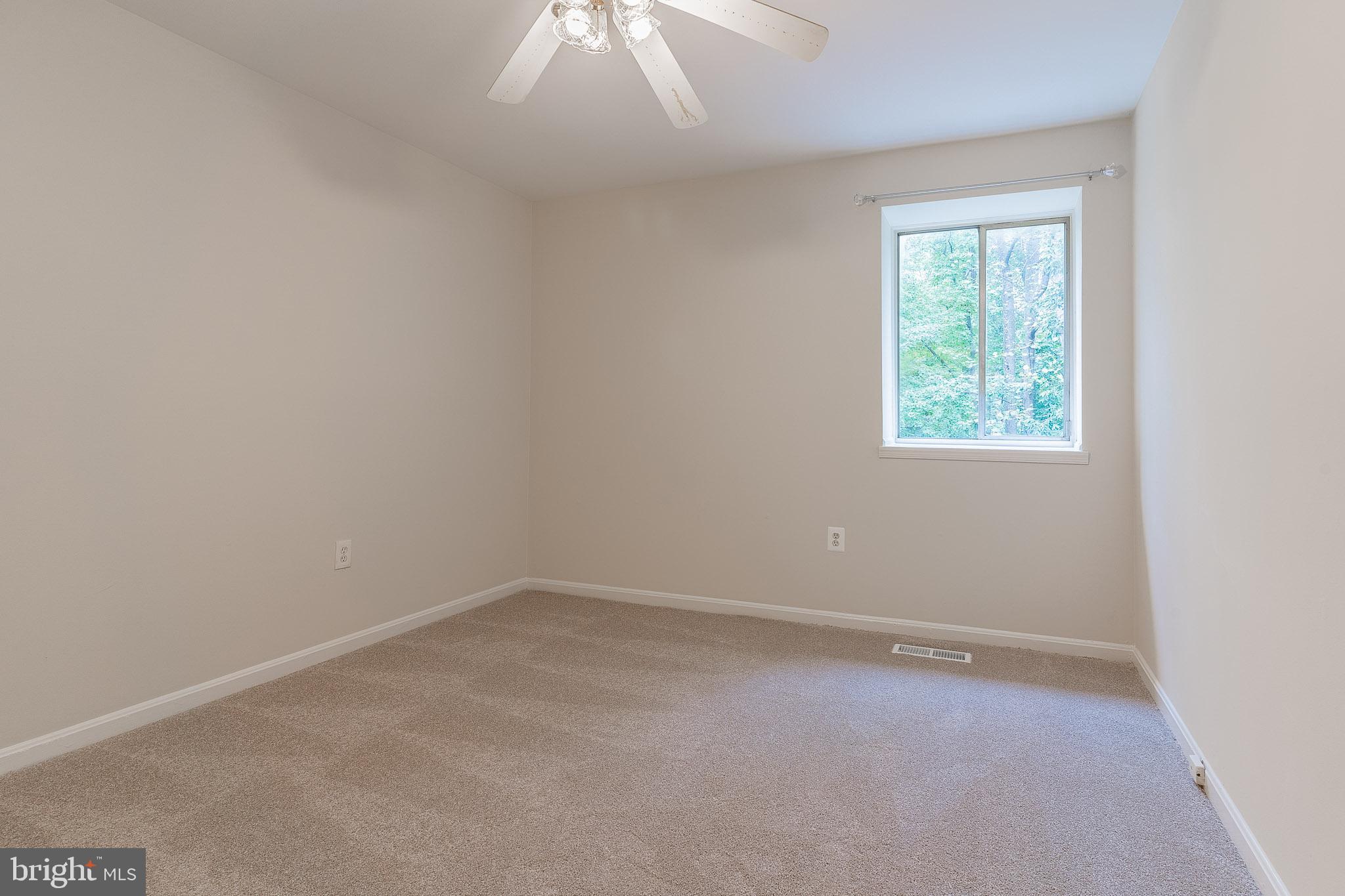 3840 Persimmon Circle Fairfax, VA 22031 - Photo 14 of 25 an empty room with a window