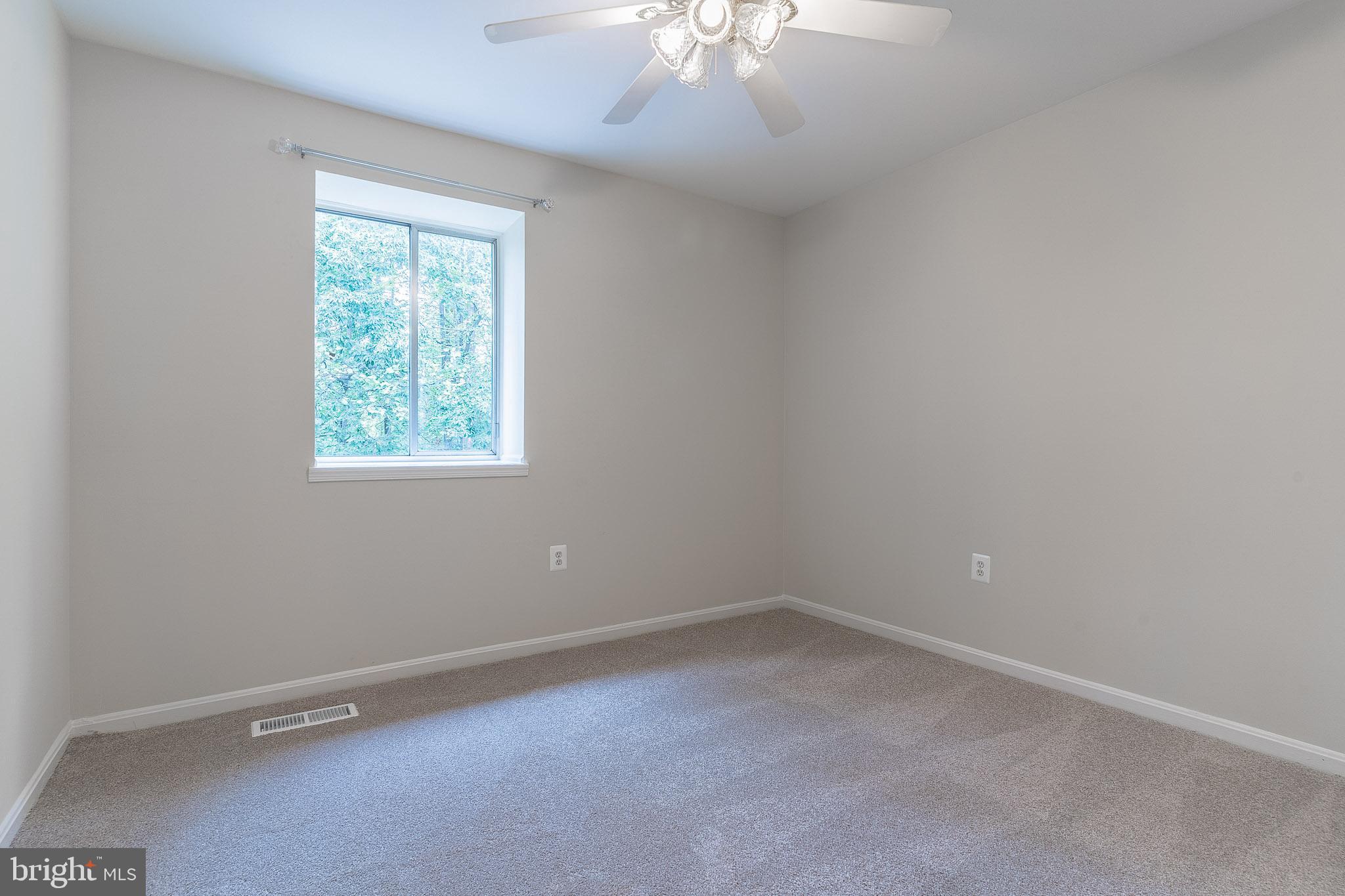 3840 Persimmon Circle Fairfax, VA 22031 - Photo 16 of 25 an empty room with a window