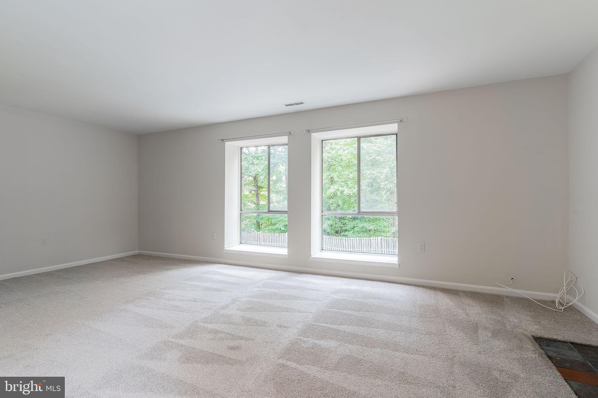 3840 Persimmon Circle Fairfax, VA 22031 - Photo 10 of 25 an empty room with windows