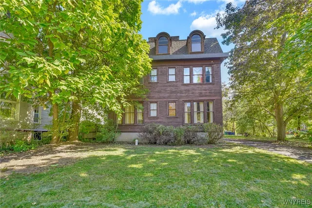 $449,990 | 415 Crescent Avenue, Buffalo, NY 14214