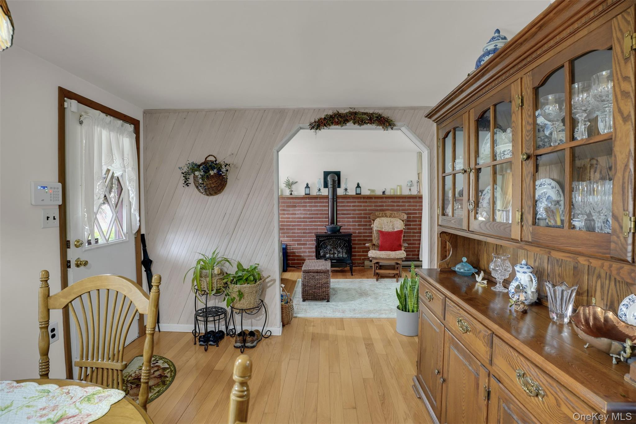 103 Wauwepex Trail Ridge, NY 11961 - Photo 9 of 25 a living room with furniture