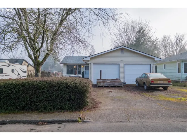 $350,000 | 1247 1st Avenue, Sweet Home, OR 97386