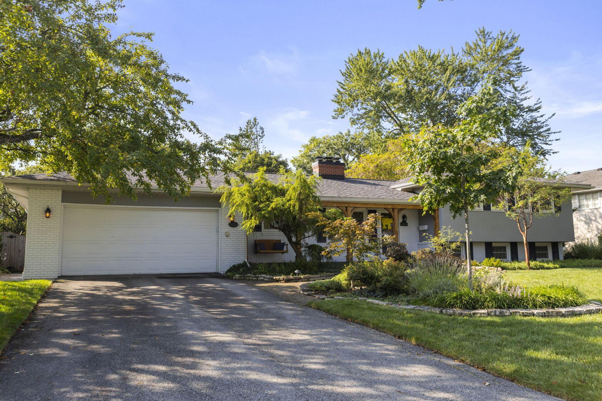 1561 Kirkley Road Columbus, OH 43221 - Photo 60 of 92 Front Driveway