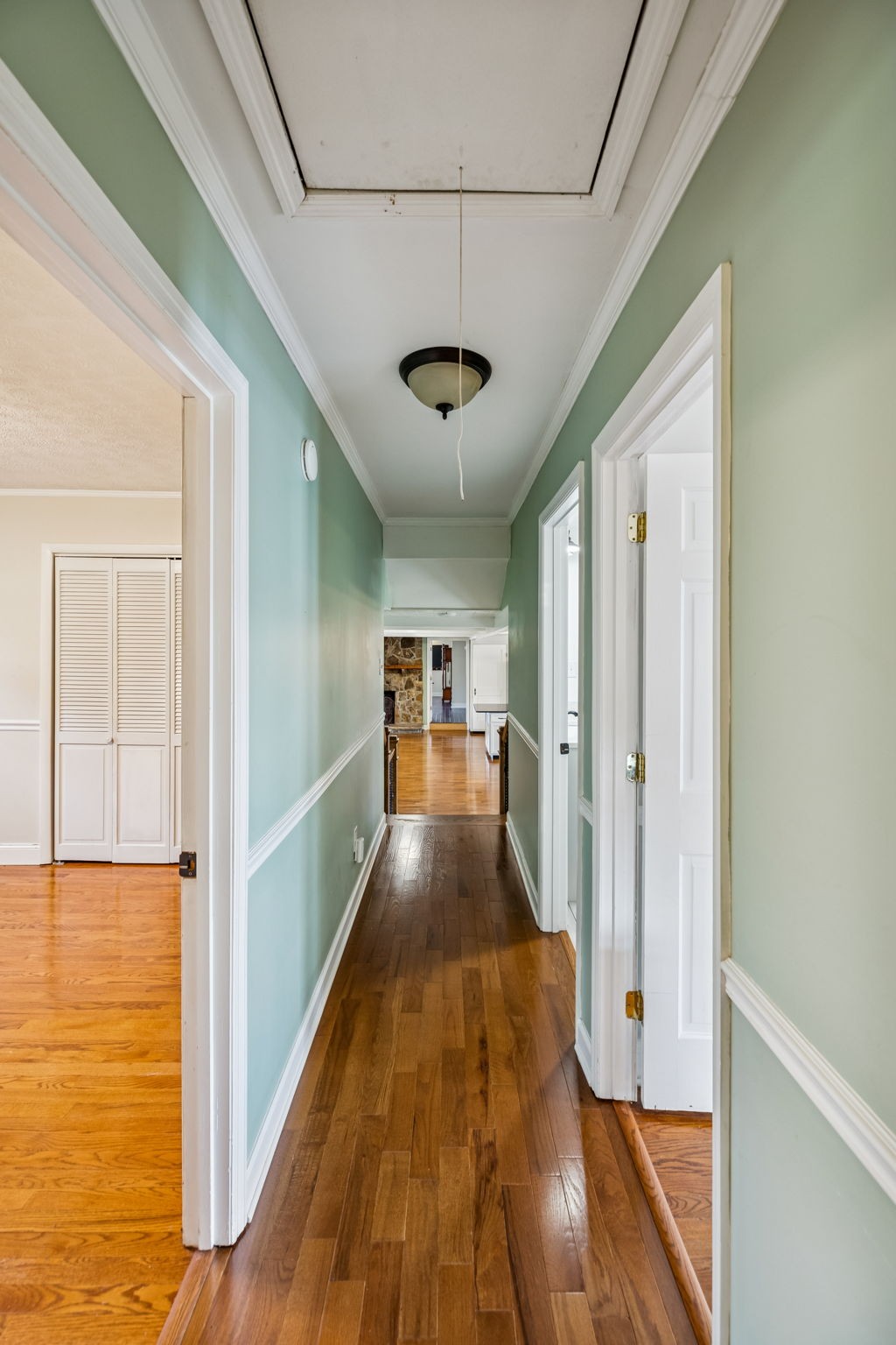 172 Littell Circle West Tracy City, TN 37387 - Photo 24 of 59 a view of hallway with furniture