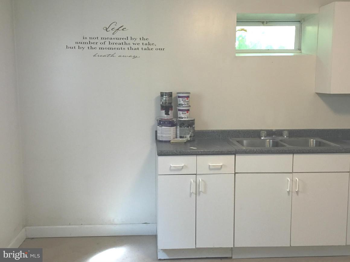 5565 Lineboro Road East Manchester, MD 21102 - Photo 12 of 30 Kitchen