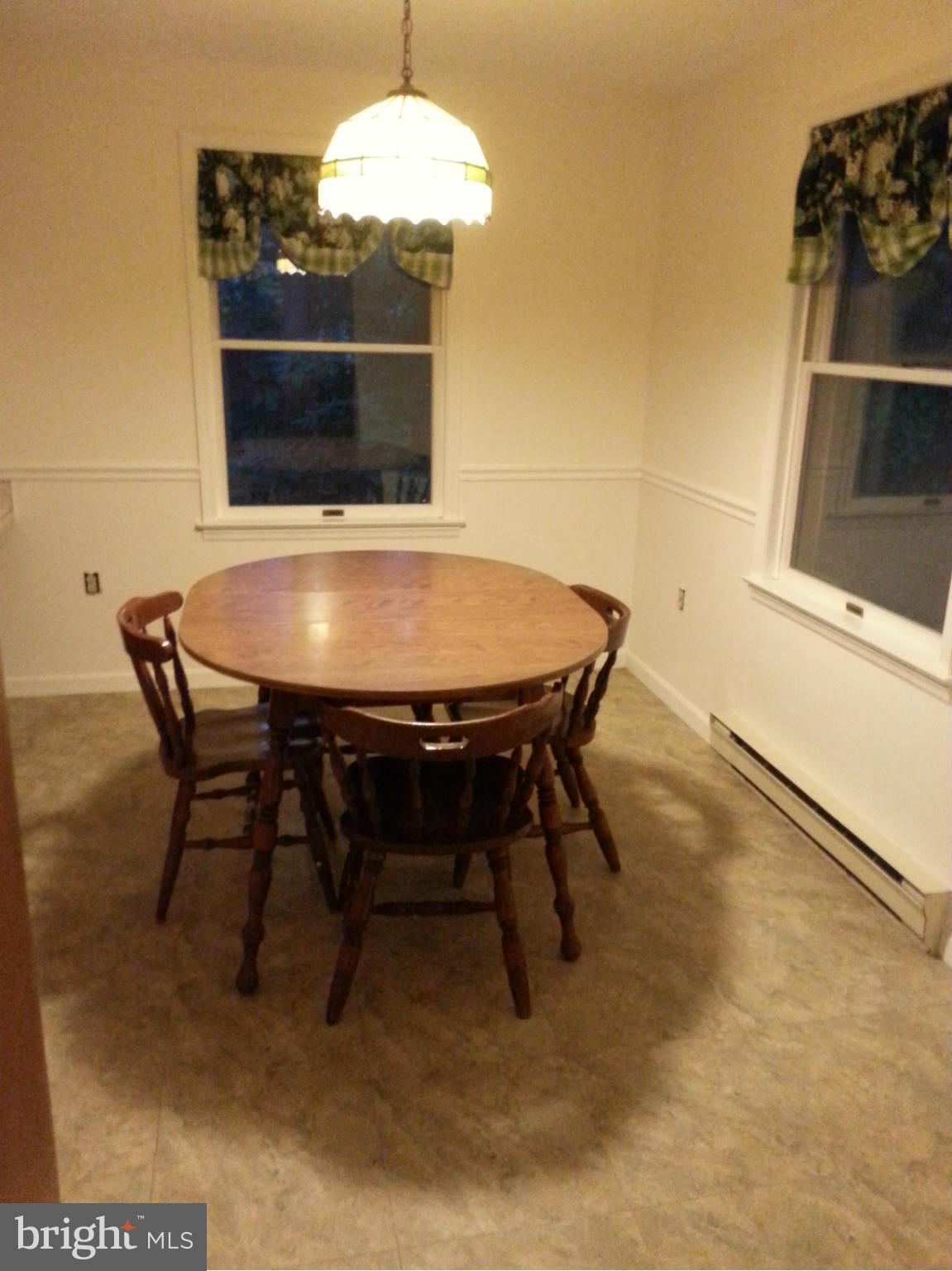 5565 Lineboro Road East Manchester, MD 21102 - Photo 13 of 30 Dining Room