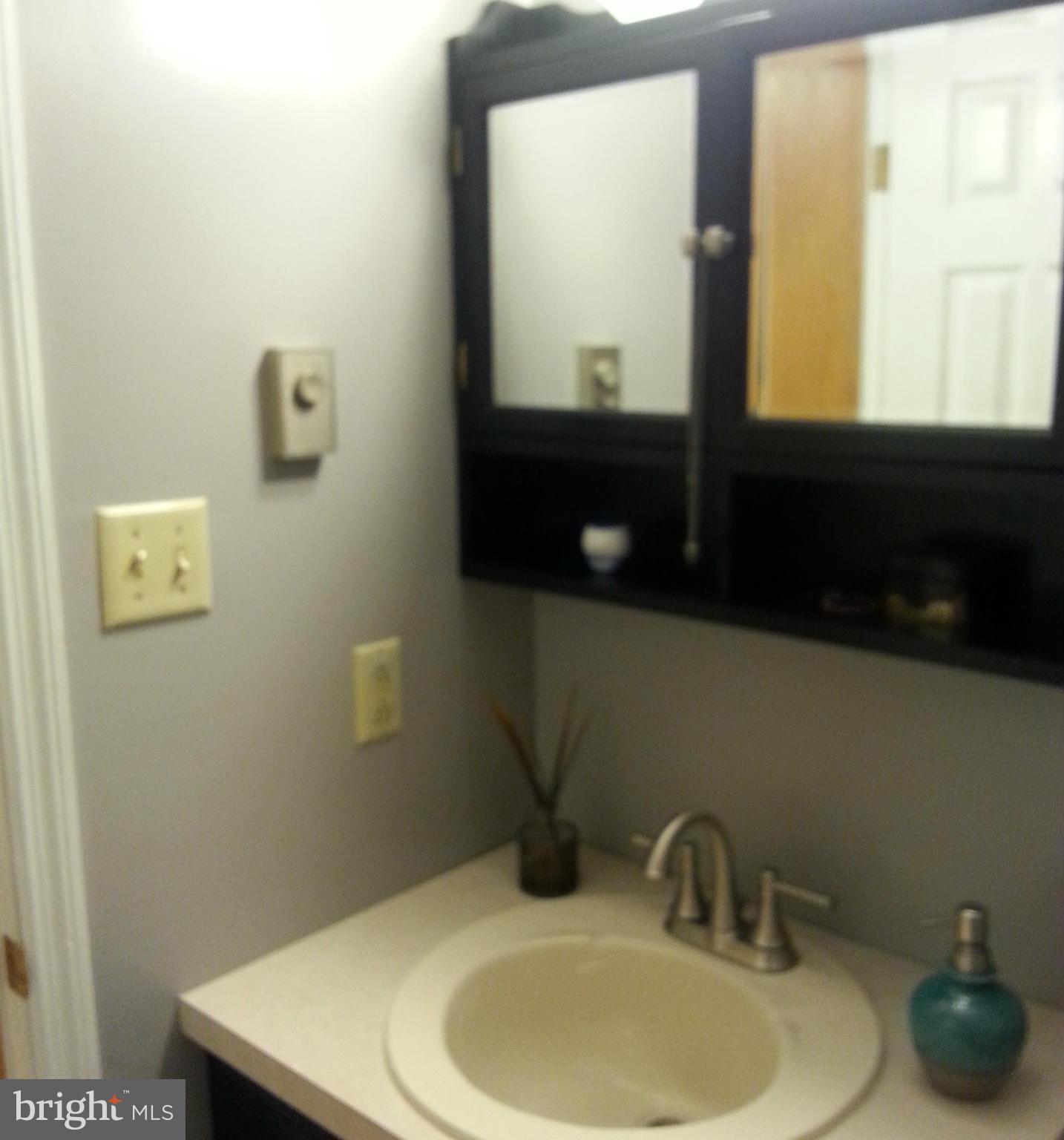 5565 Lineboro Road East Manchester, MD 21102 - Photo 17 of 30 Bath