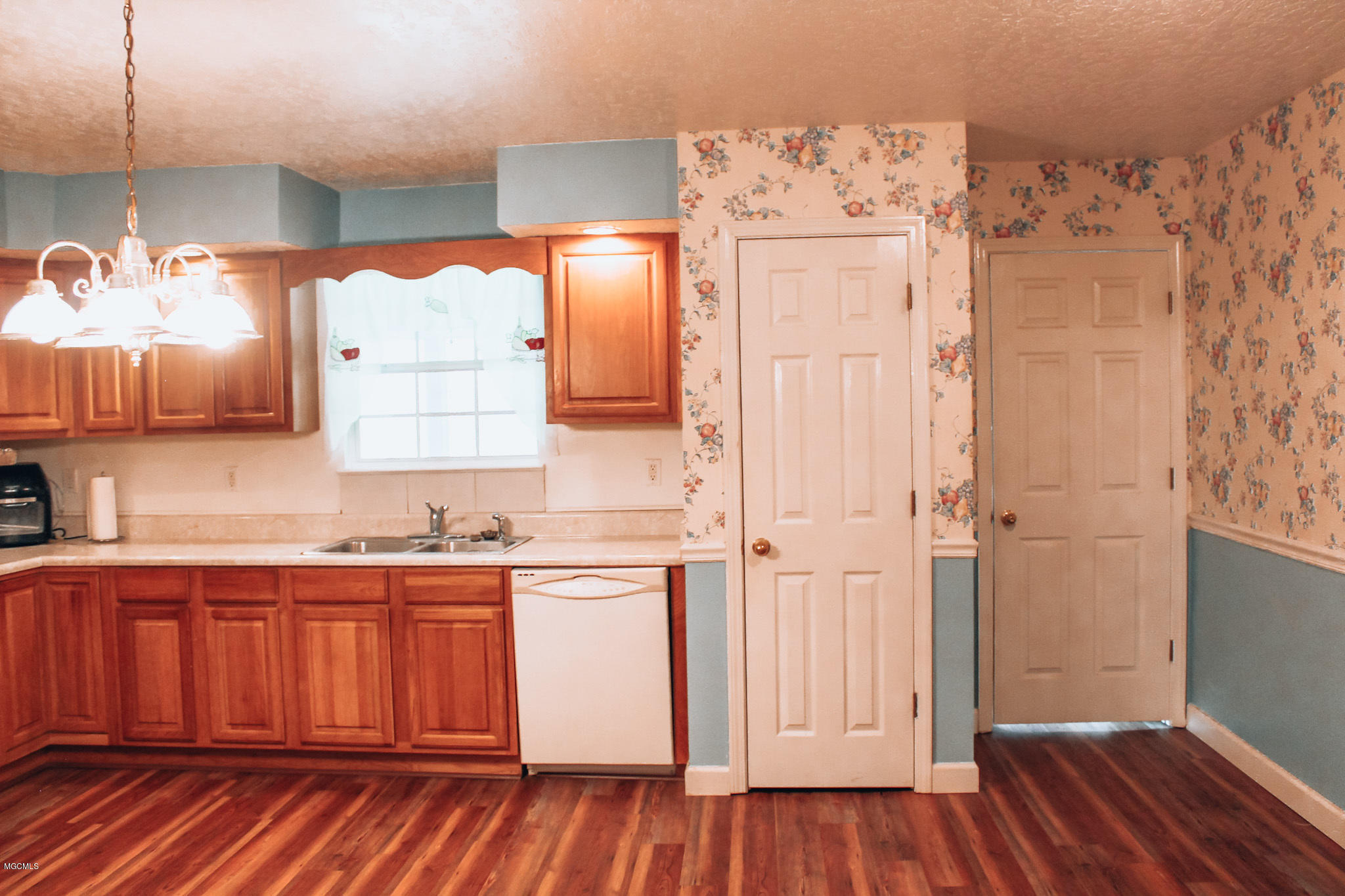 4001 Wildwood Road Moss Point, MS 39562 - Photo 10 of 21 IMG_2360