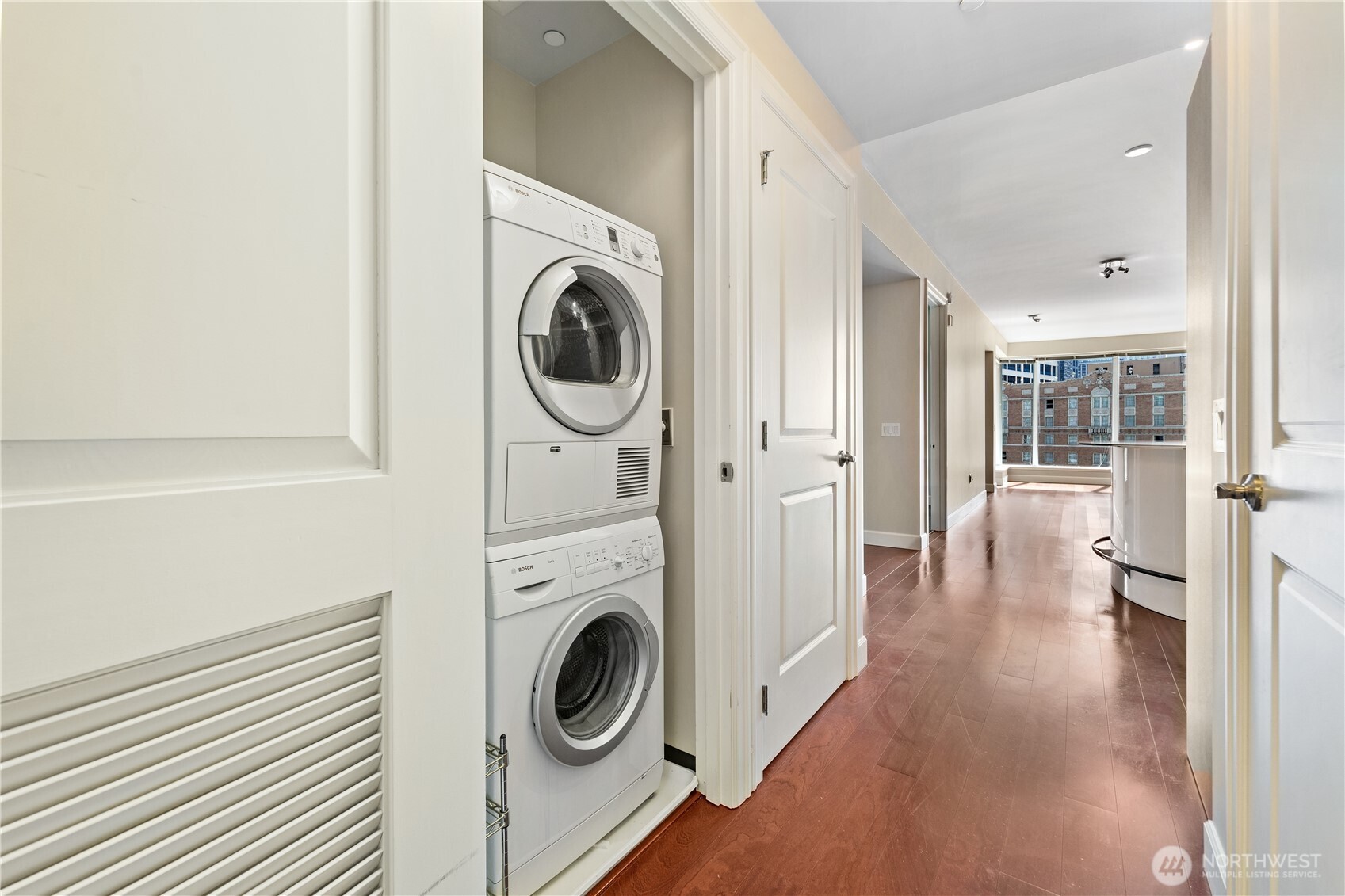 1920 4th Avenue, Unit 907 Seattle, WA 98101 - Photo 10 of 36