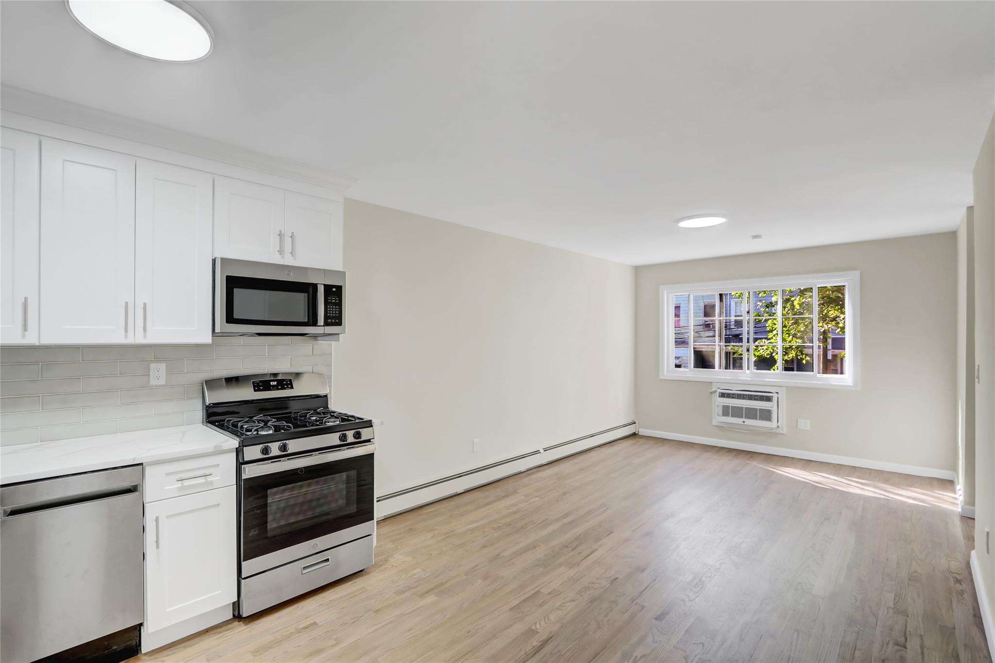 107-03 37th Drive Queens, NY 11368 - Photo 15 of 42