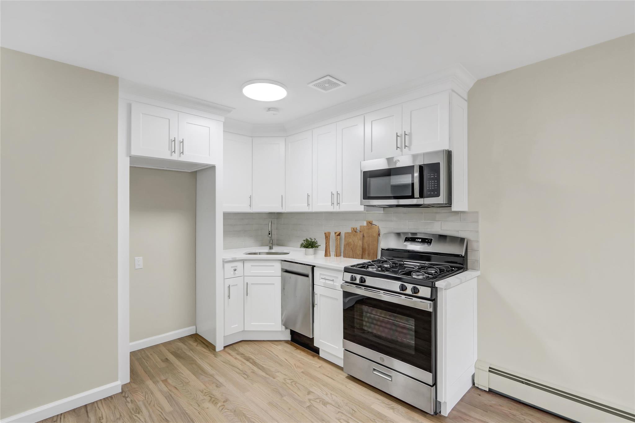 107-03 37th Drive Queens, NY 11368 - Photo 6 of 42