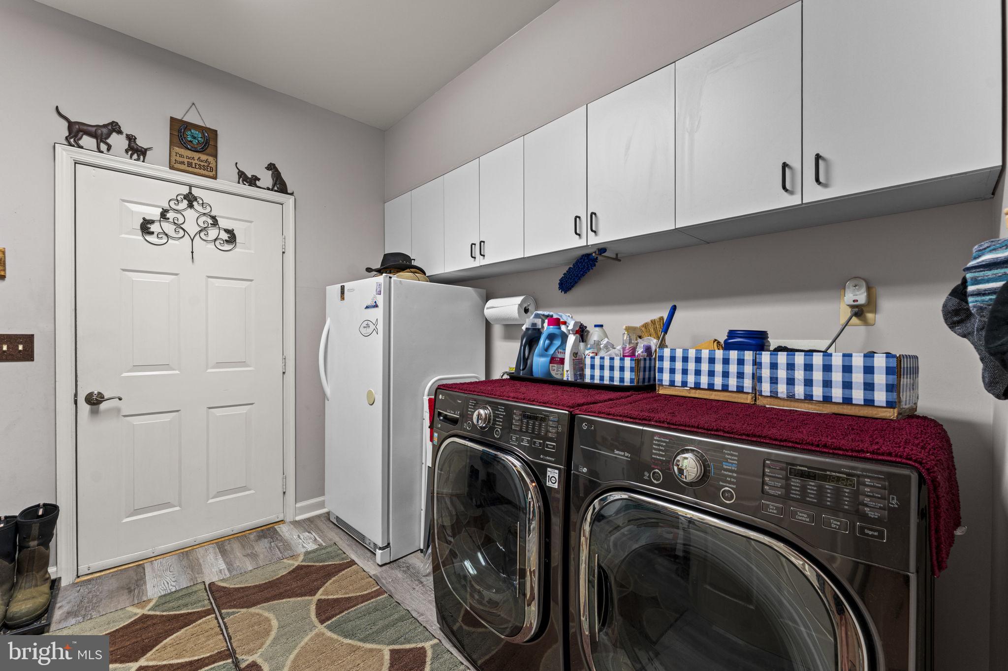 6301 Georgetown Road Broad Run, VA 20137 - Photo 32 of 101 Main Level Large Laundry Room