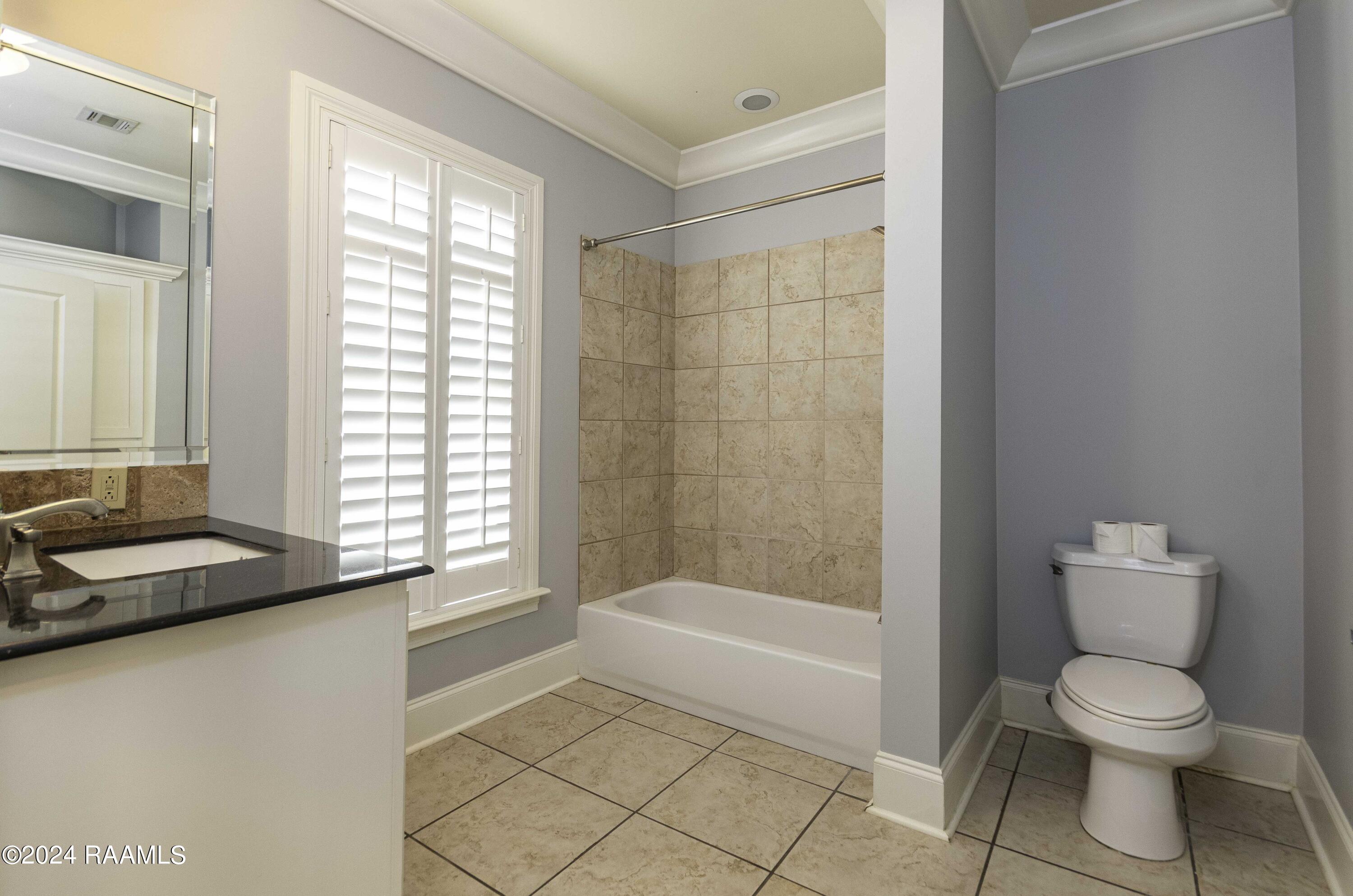 107 Shady Ridge Lane Lafayette, LA 70508 - Photo 25 of 32 Guest Bath
