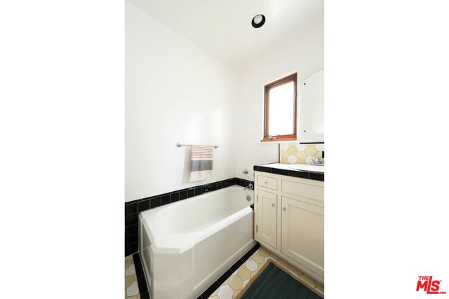 $1,475,000 | 2209 Valentine Street, Los Angeles, CA 90026