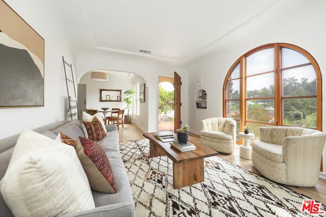 $1,475,000 | 2209 Valentine Street, Los Angeles, CA 90026