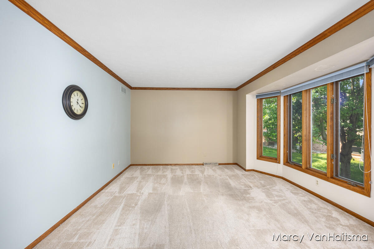 1861 Elizabeth Lane Jenison, MI 49428 - Photo 10 of 18 Gallery Image 10