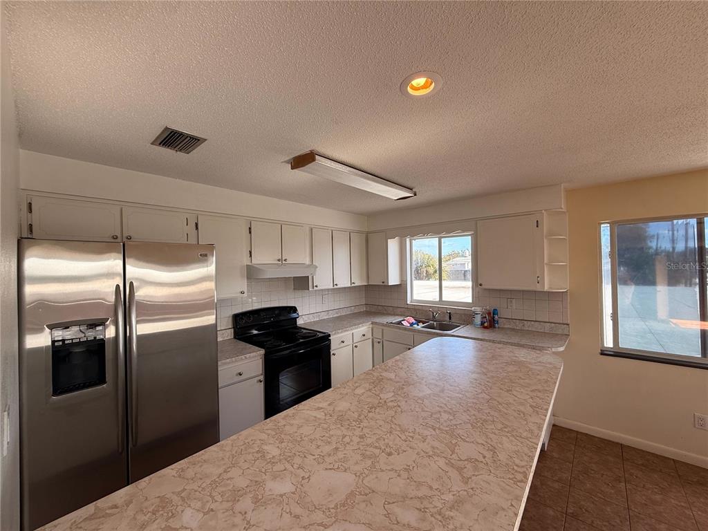 328 2nd Street Daytona Beach, FL 32117 - Photo 2 of 12