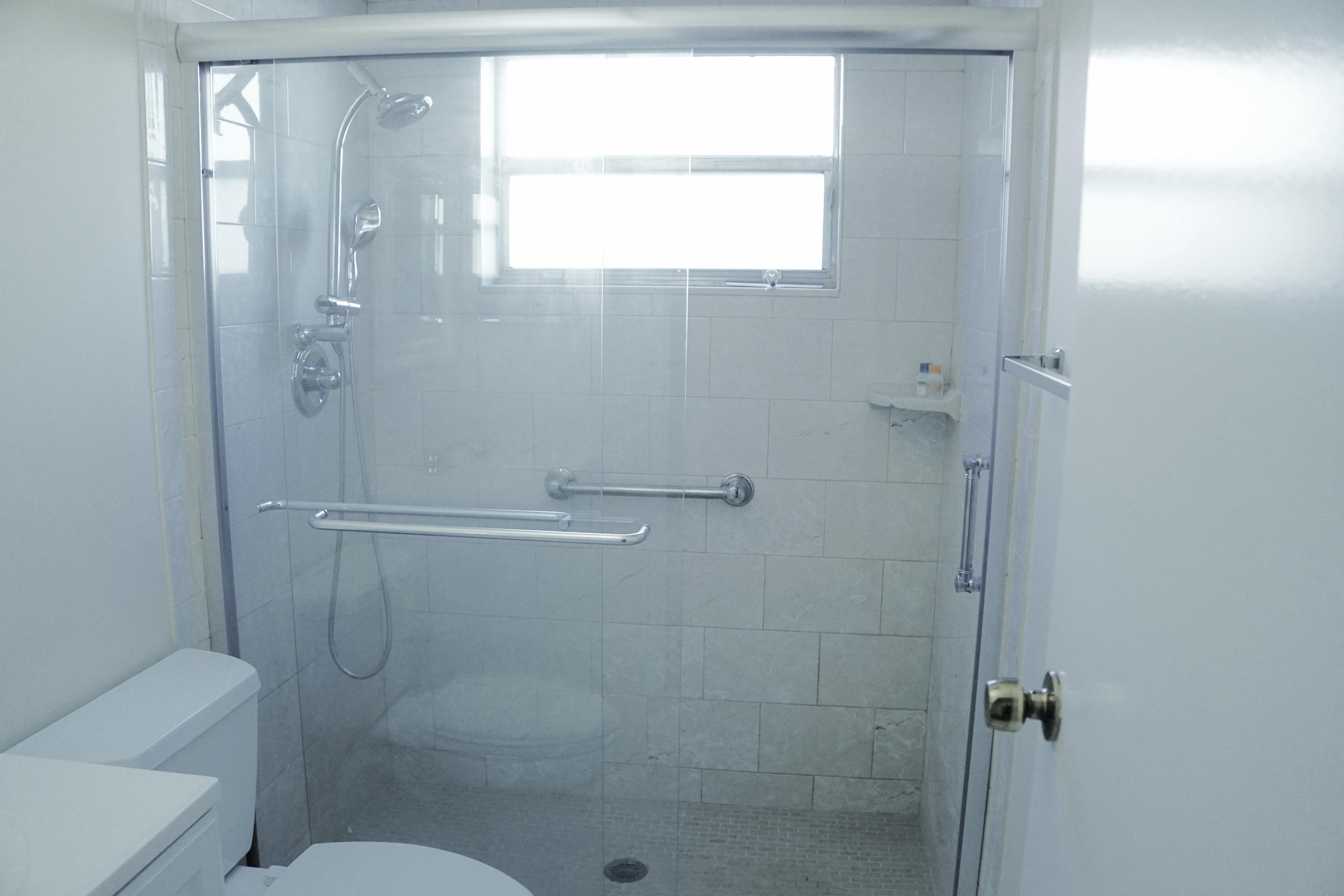 201 Flanders A Delray Beach, FL 33484 - Photo 16 of 29 MASTER BATH