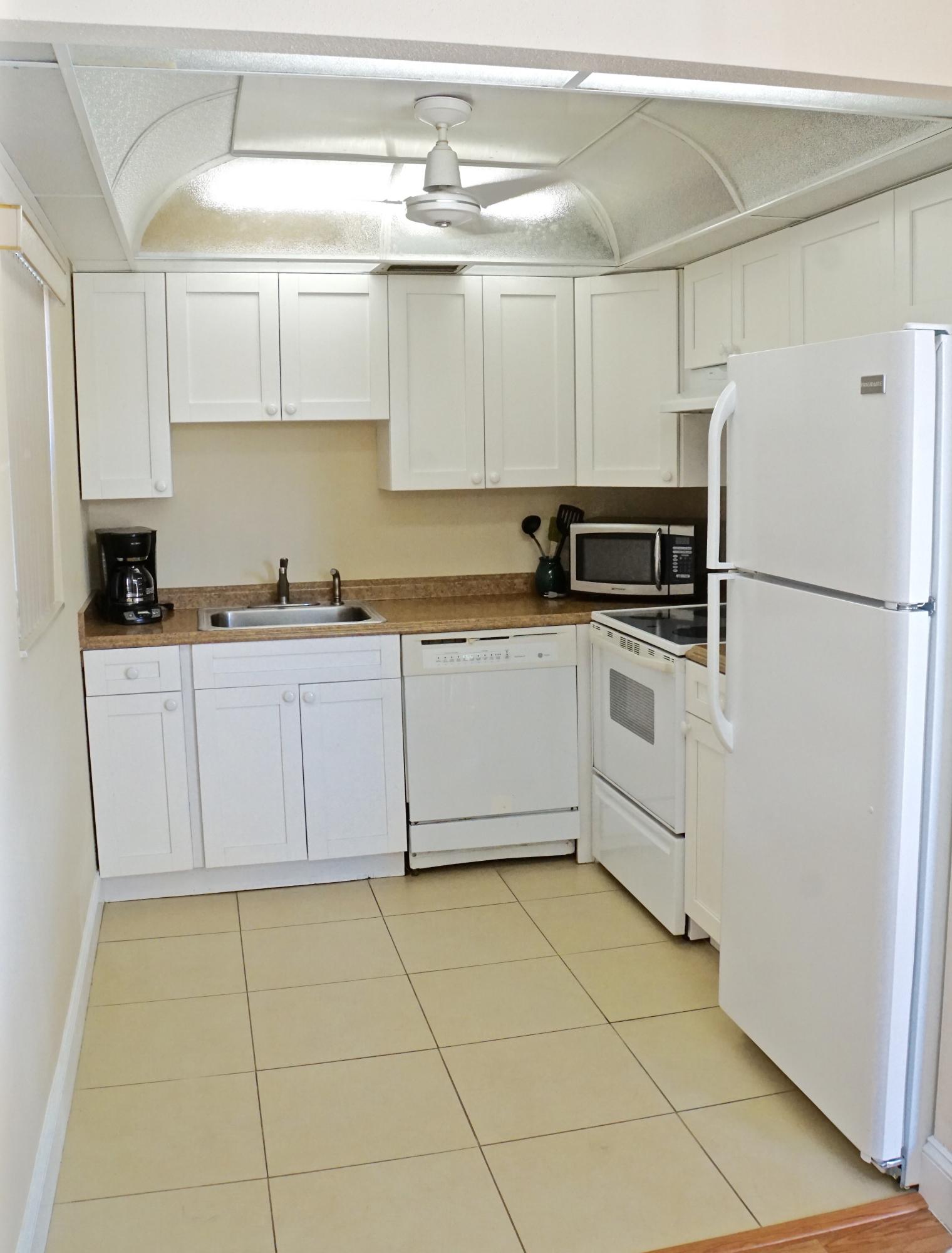 201 Flanders A Delray Beach, FL 33484 - Photo 2 of 29 KITCHEN