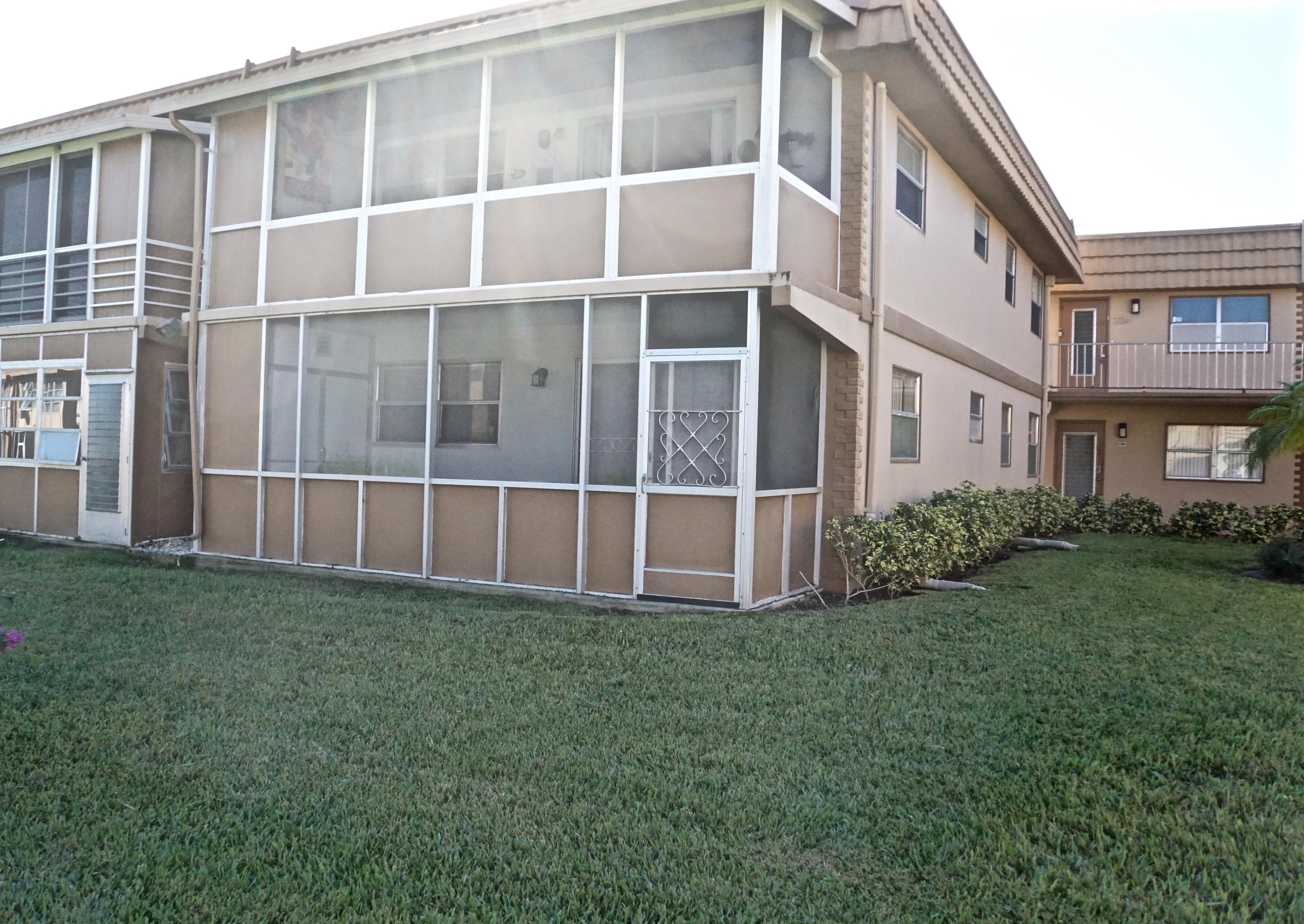 201 Flanders A Delray Beach, FL 33484 - Photo 26 of 29 PATIO