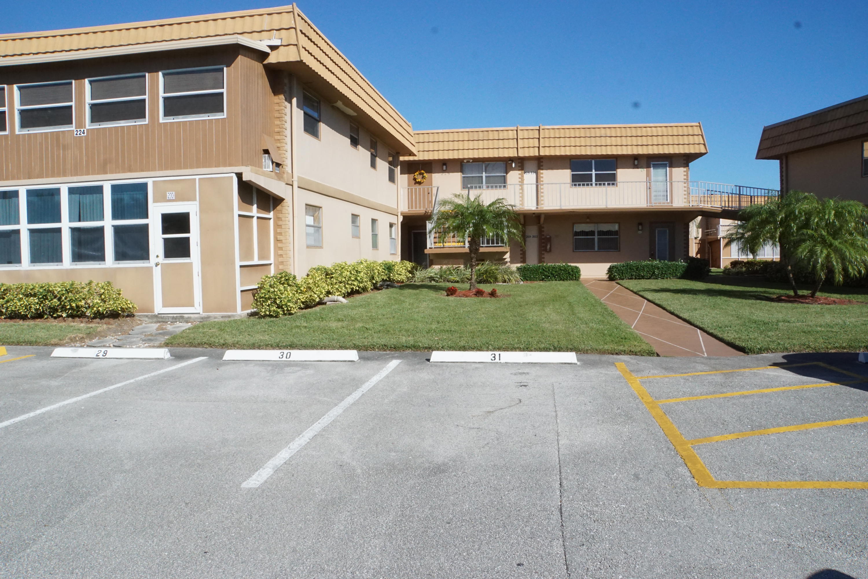 201 Flanders A Delray Beach, FL 33484 - Photo 29 of 29 FRONT VIEW