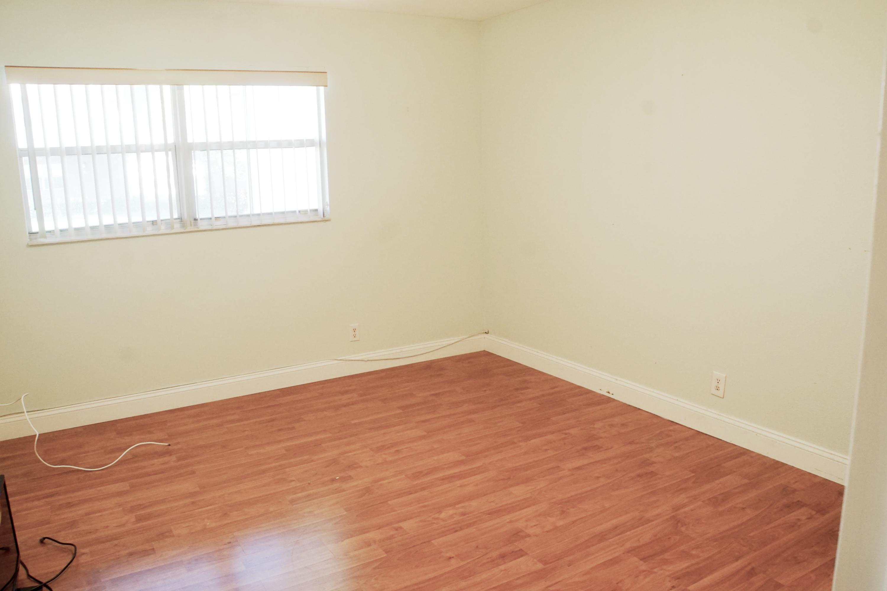 201 Flanders A Delray Beach, FL 33484 - Photo 9 of 29 MASTER BR