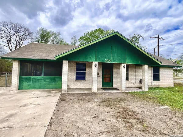 $154,999 | 500 South Minneapolis Street, Beeville, TX 78102
