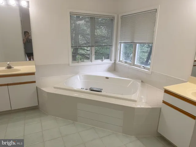 $769,900 | 1 Cranberry Court, Princeton, NJ 08540