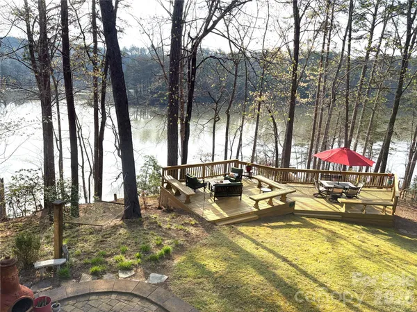 $1,249,000 | 91 Island View Court, Mill Spring, NC 28756