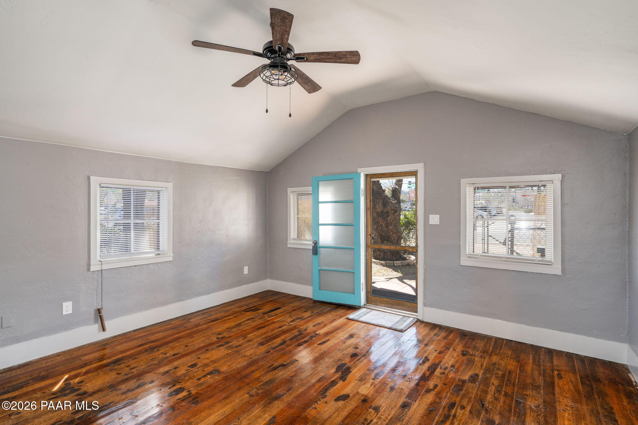 703 North Walnut Street Prescott, AZ 86301 - Photo 9 of 29 2-web-or-mls-703-n-walnut-st