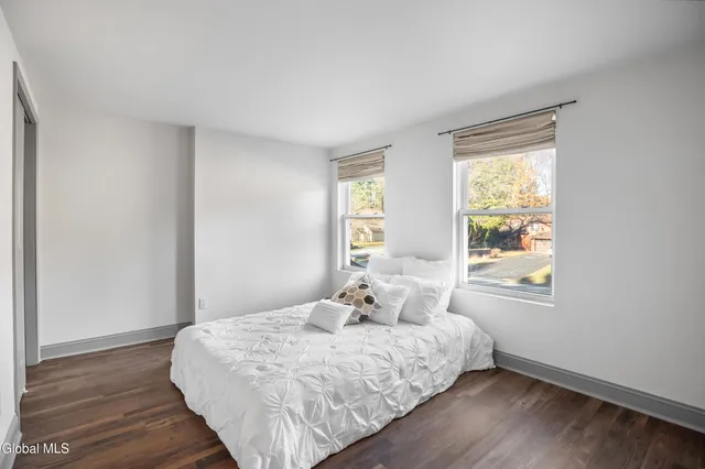 $2,600 | 49 Thimbleberry Road, Malta, NY 12020