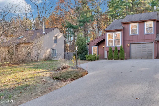 $2,600 | 49 Thimbleberry Road, Malta, NY 12020