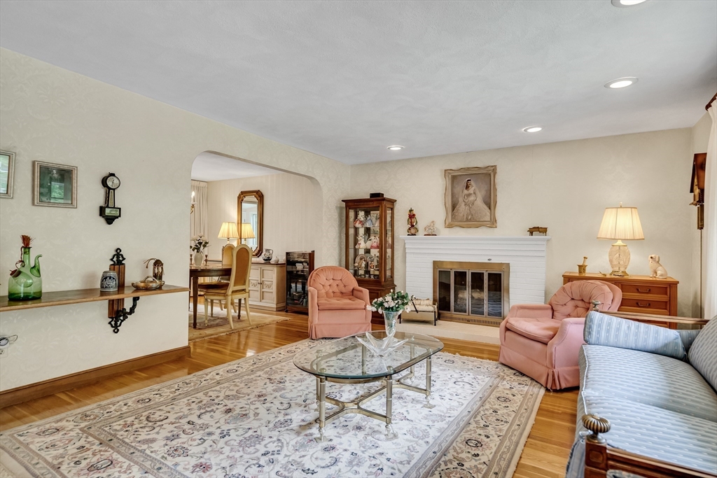 27 Philip Road Lexington, MA 02421 - Photo 10 of 32