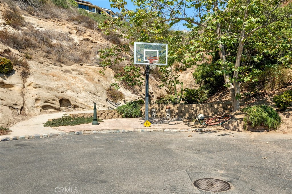 2072 Hidden Valley Canyon Road Laguna Beach, CA 92651 - Photo 24 of 26 a view of outdoor space and yard