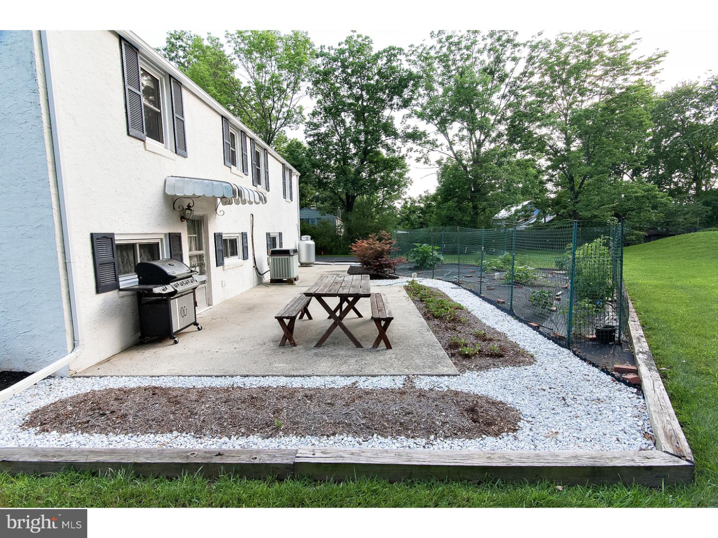 86 Midland Road Newtown, PA 18940 - Photo 18 of 21 Patio