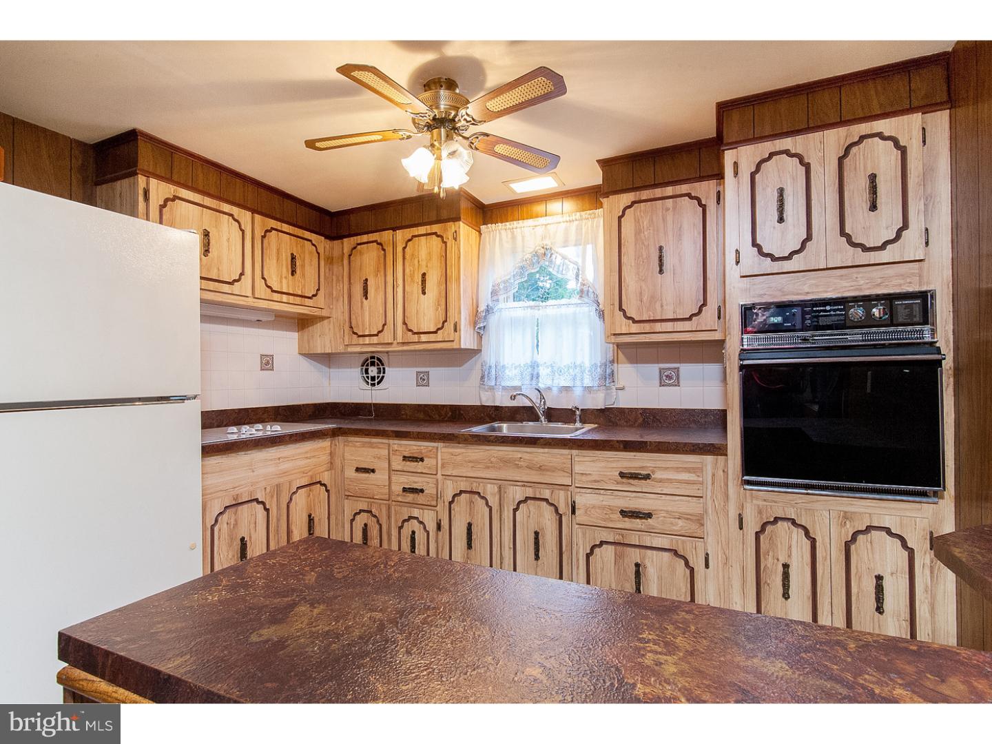 86 Midland Road Newtown, PA 18940 - Photo 8 of 21 Kitchen