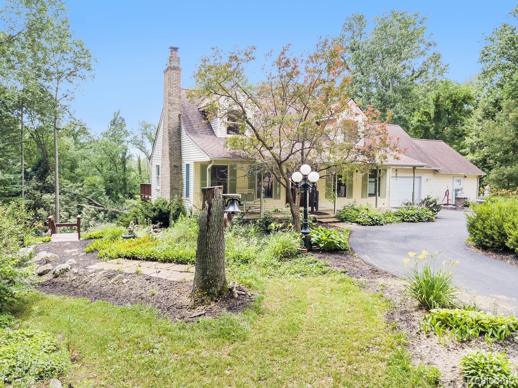 3582 Pinckney Road Howell, MI 48843 - Photo 31 of 42 DJI_0014.jpg