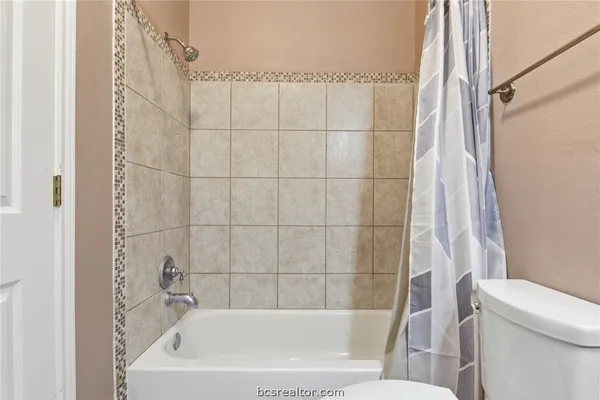 $245,000 | 1425 West Villa Maria Road, Unit 605, Bryan, TX 77801