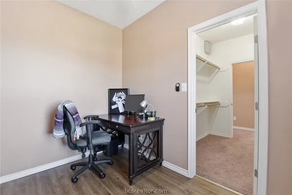 $245,000 | 1425 West Villa Maria Road, Unit 605, Bryan, TX 77801