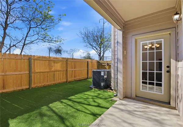 $245,000 | 1425 West Villa Maria Road, Unit 605, Bryan, TX 77801