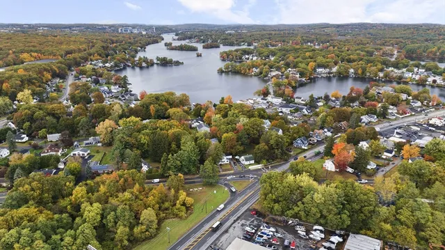 $450,000 | 589 Sunderland Road, Worcester, MA 01604