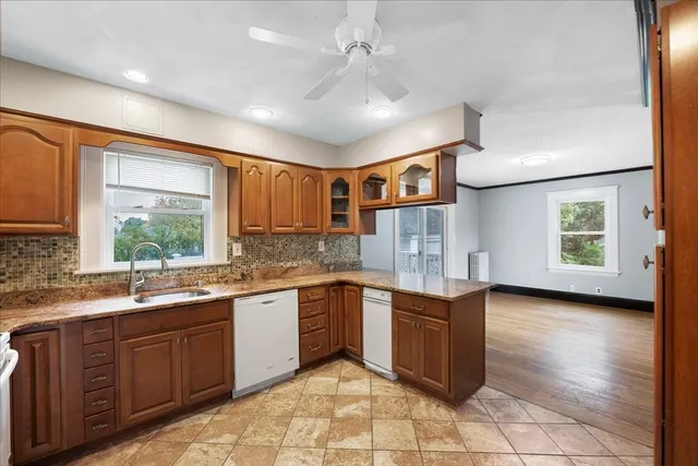 $450,000 | 589 Sunderland Road, Worcester, MA 01604